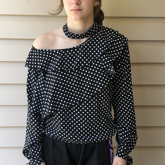 NWT Simplee Asymmetrical Polka Dot Black & White Blouse, Choker Collar, Size M - Picture 3 of 9